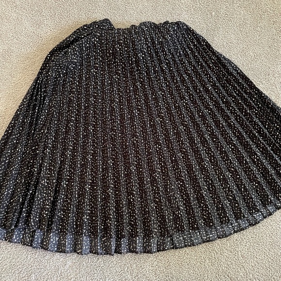 Accordion style midi skirt - Picture 1 of 4